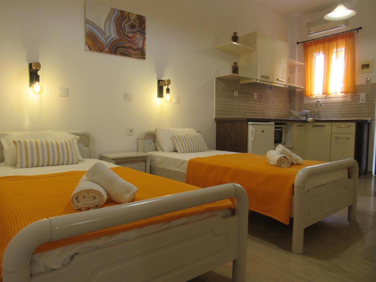 Biscoutsis Apartments & Studios กาวอส ภายนอก รูปภาพ