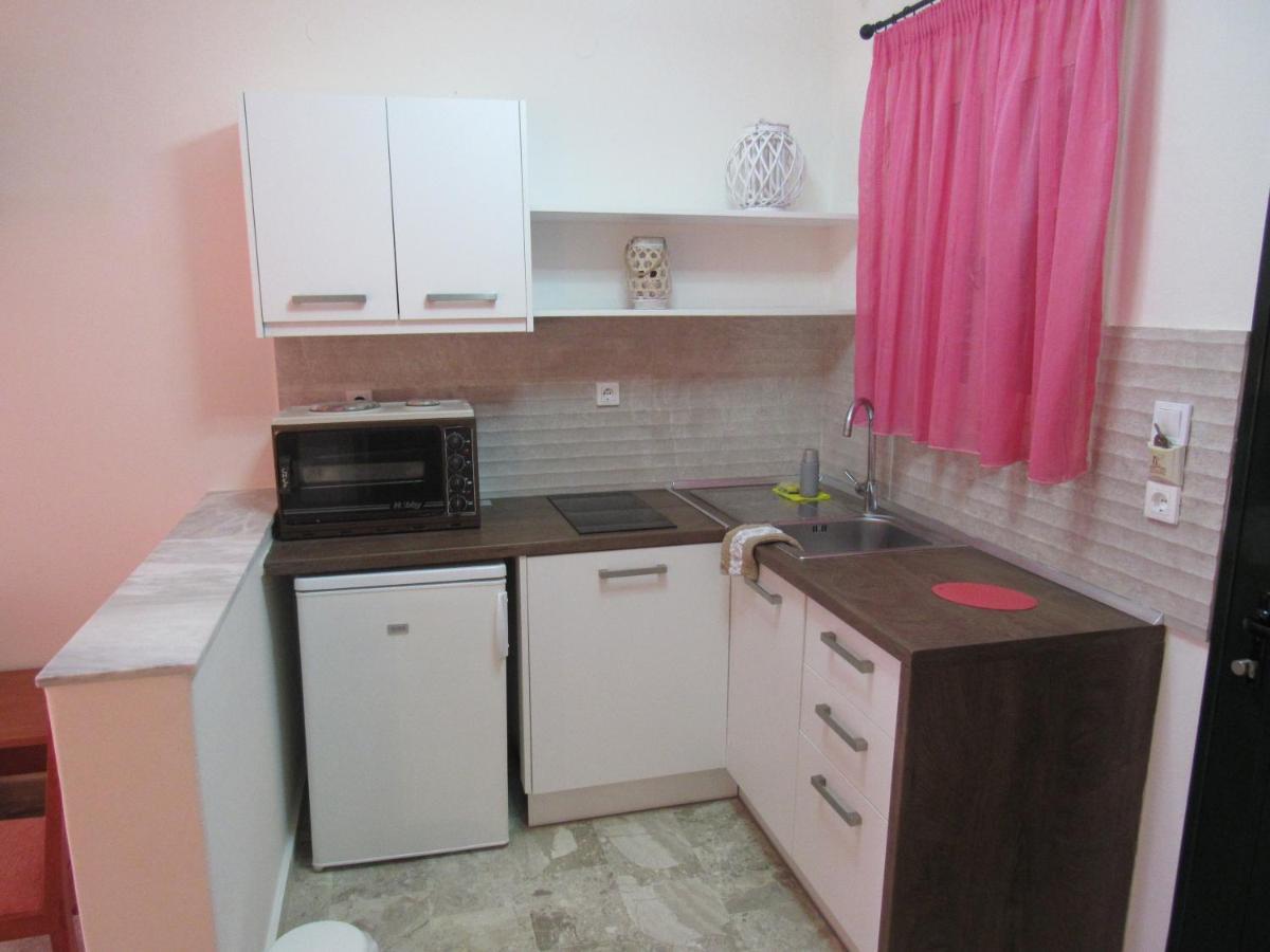 Biscoutsis Apartments & Studios กาวอส ภายนอก รูปภาพ