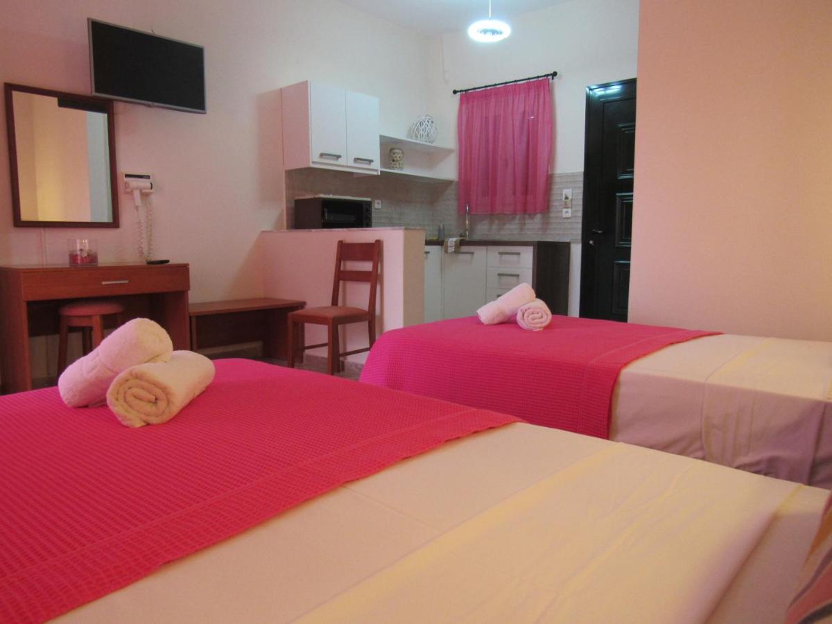 Biscoutsis Apartments & Studios กาวอส ภายนอก รูปภาพ