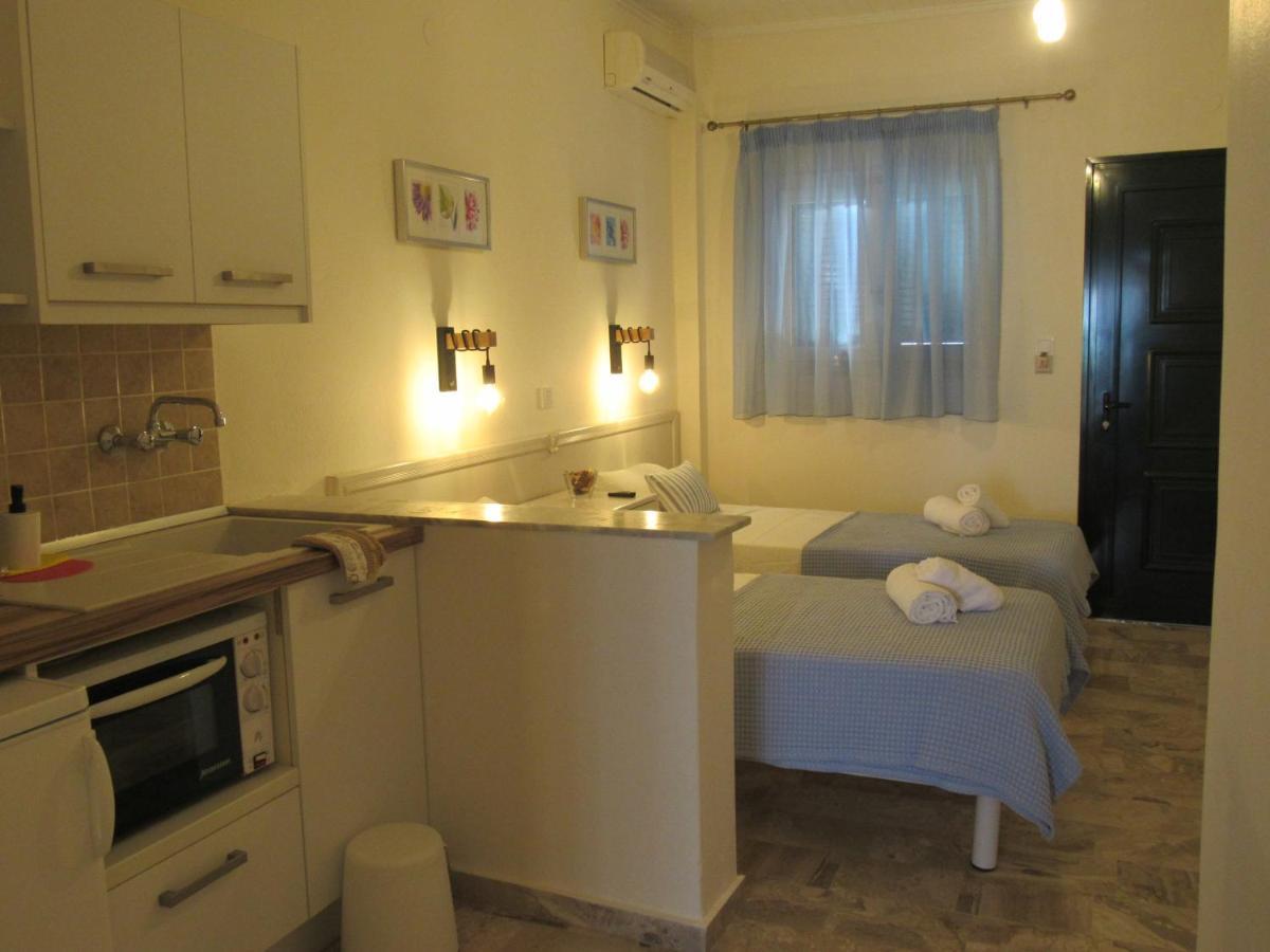 Biscoutsis Apartments & Studios กาวอส ภายนอก รูปภาพ