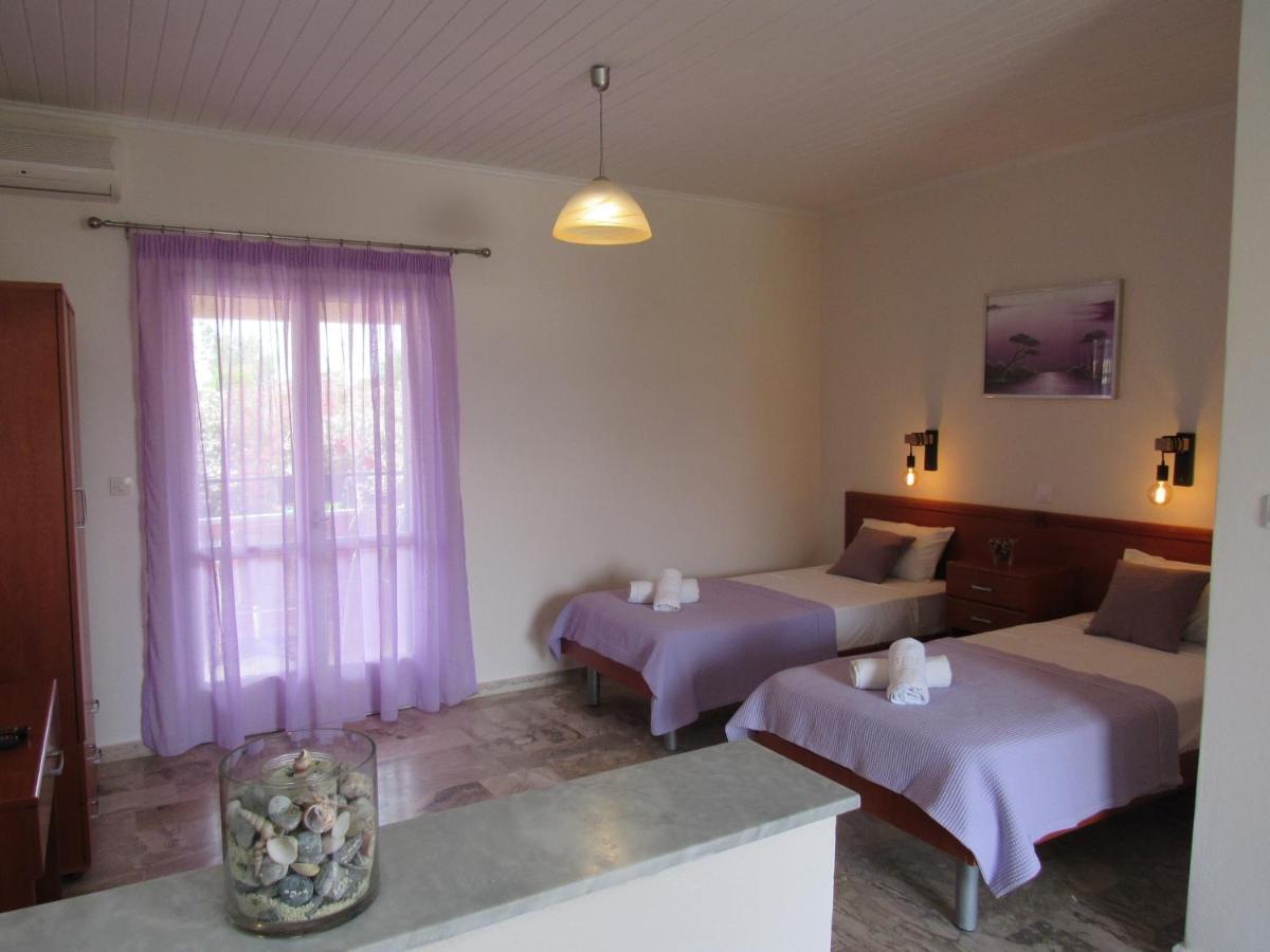 Biscoutsis Apartments & Studios กาวอส ภายนอก รูปภาพ