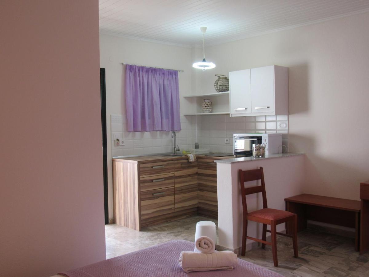 Biscoutsis Apartments & Studios กาวอส ภายนอก รูปภาพ