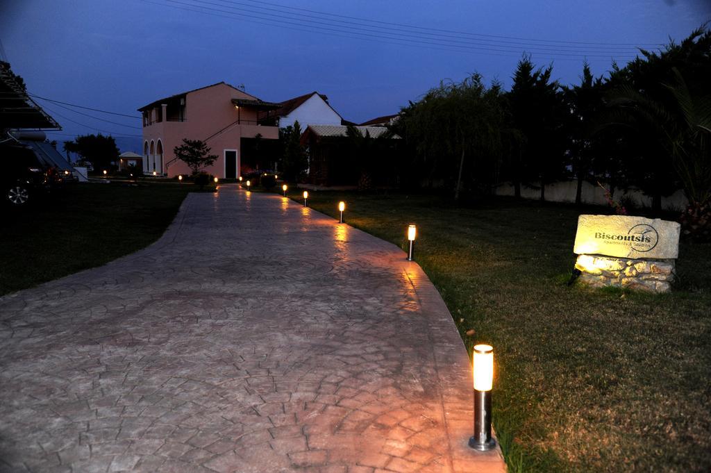 Biscoutsis Apartments & Studios กาวอส ภายนอก รูปภาพ